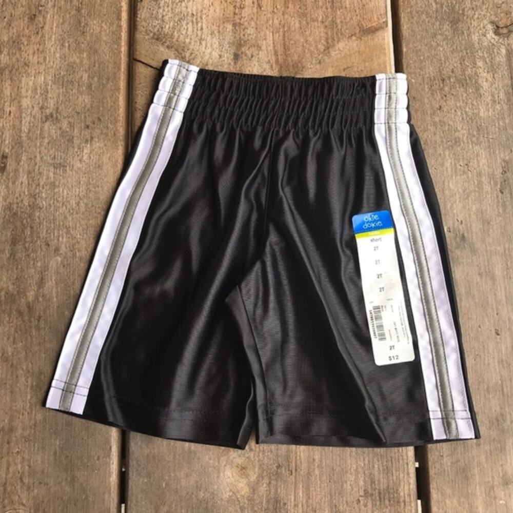 5/$35    ‎ Okie Dokie Boys Shorts Sz 2T Black White Gray Striped Basketball NEW
